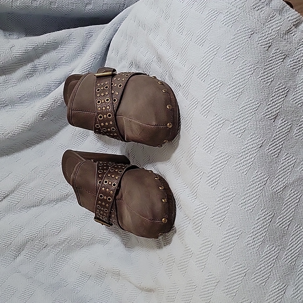 White Mountain Women's clogs/mules
